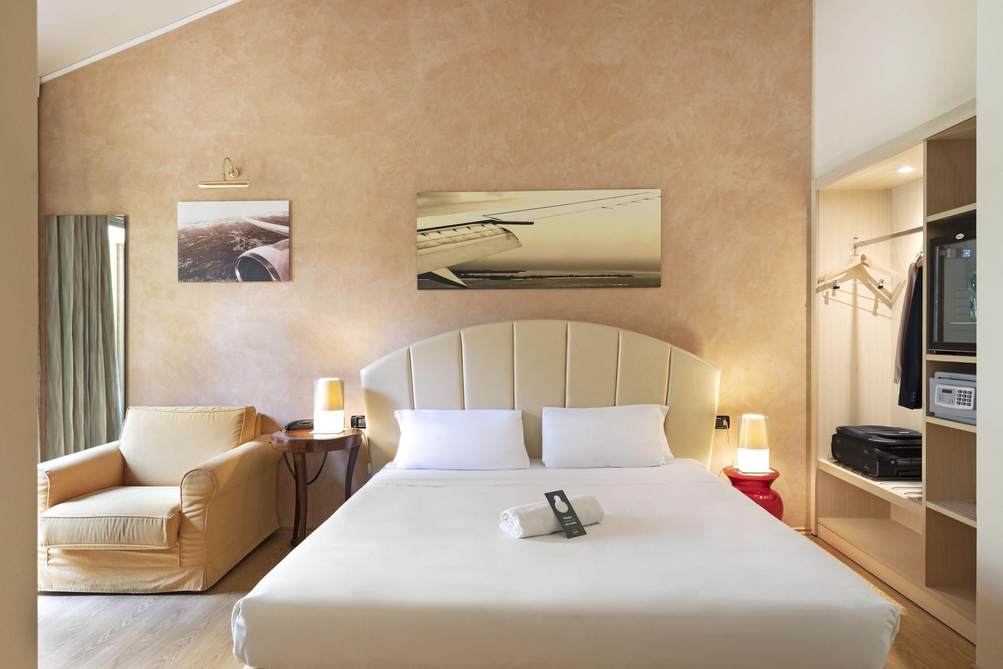 B&B Hotel Malpensa Lago Maggiore Верджате Екстер'єр фото