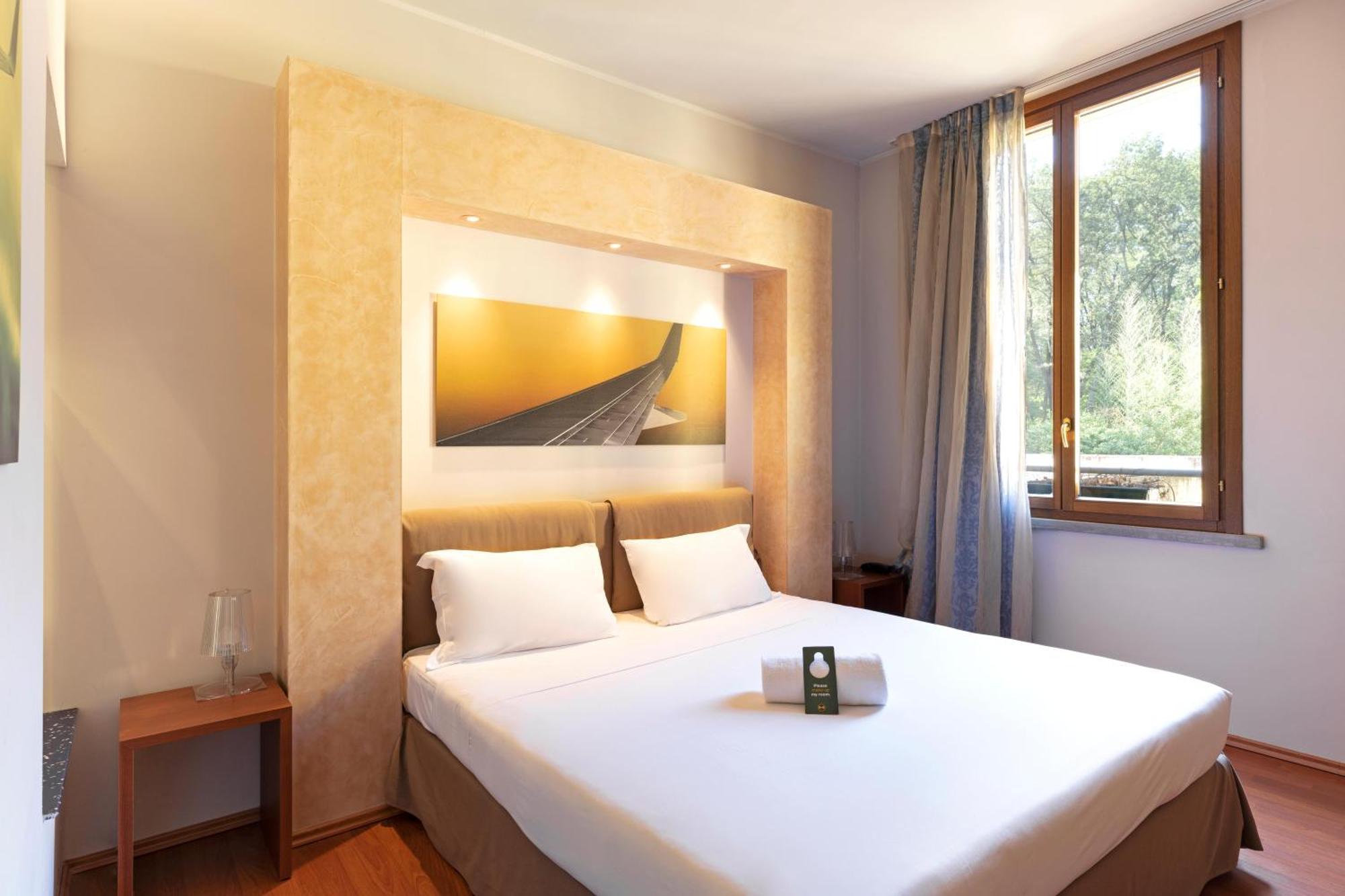 B&B Hotel Malpensa Lago Maggiore Верджате Екстер'єр фото